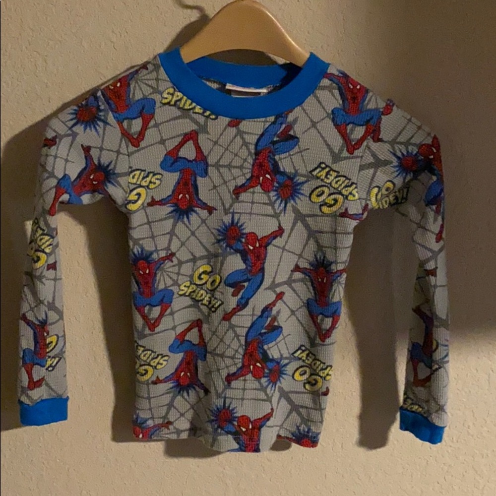 Boys Pj top MARVEL 8